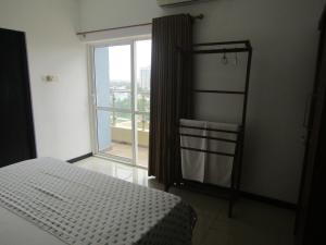SKYLINE SUITE Luxury Penthouse at The Highness Rajagiriya