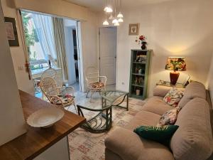 A 1 min de la plage! Bel appartement T4 avec petit jardin