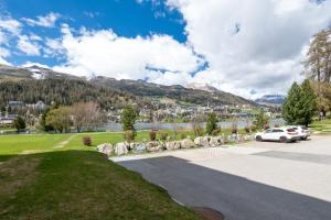 Cosy 3 bedroom Balcony Free parking Fast Wifi