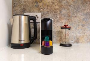 Platinum Designer Flat with Balcony & Parking by Flat Manager