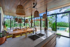 Brand NEW 6BR Villa Amazing VIEWS