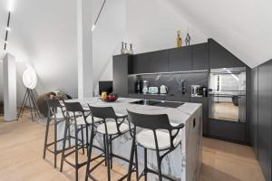 AAALuxuryComfortRooftopFreeParkingACFullyEquipped