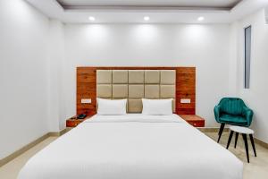 Collection O Hotel Evergreen