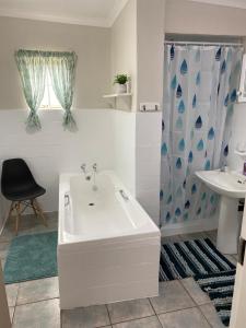 Cozy Garden Flat with Garden