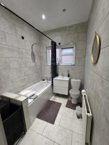 Charming - Free Parking - Sleeps 6 - M20-FolkestoneCentralStation