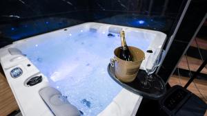 Maisons de vacances L'Elixir d'Amour Love Room proche Disneyland : photos des chambres