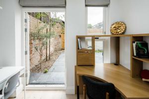 Stylish 2 Bedroom 2 Bath in Notting Hill