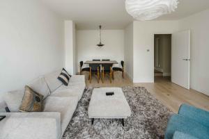 Stylish 2 Bedroom 2 Bath in Notting Hill