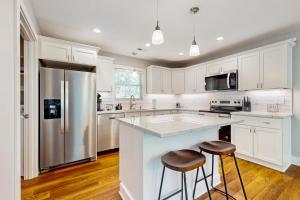 2BR Home with WiFi, board Games, washer and dryer