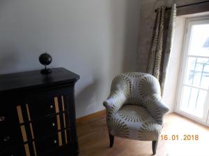 Gîte confortable à Huismes, proche de Chinon avec cour fermée - FR-1-381-370