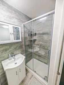 Ensuite Double Room with Kitchen