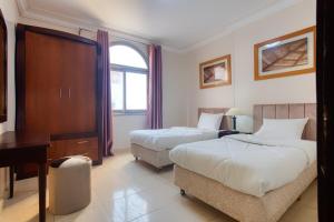 Spacious & Stunning 3 bedroom apartment !