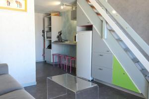 Mezzanino by POM, pkg, mezzanine