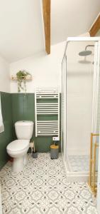 Maisons de vacances Les Hortensias a ST GILLES VIEUX MARCHE WIFI NETFLIX CALME : photos des chambres