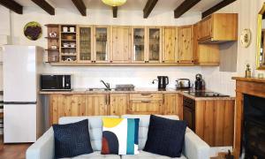 Maisons de vacances Les Hortensias a ST GILLES VIEUX MARCHE WIFI NETFLIX CALME : photos des chambres