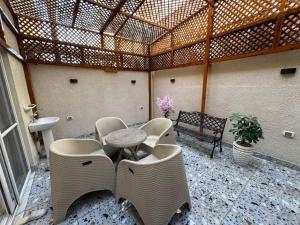 203 · Charming 2BR Townhouse