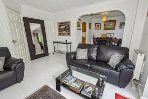 Urban Oasis - Modern 2B2B Retreat Near Nature