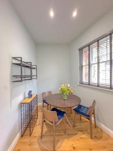 Boutique Townhouse in Fitzrovia Pass the Keys