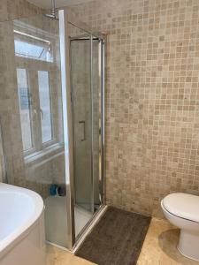 Modern, Spacious 1 Bedroom Garden Flat SW18