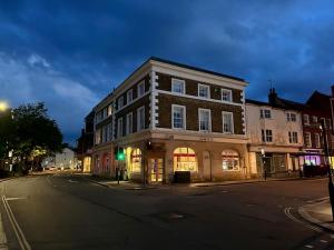 Modern and Bright 1BD Apartment in Lewes, Sussex