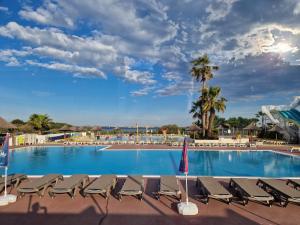 Campings Bungalow 6-8 personnes de 40m2 : photos des chambres