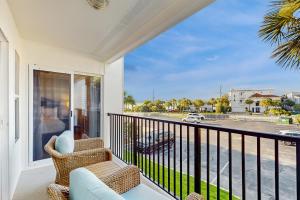 Poolside Villas #203