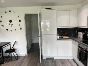 Chic & Modern Flat: Perfect for Exploring Kent!