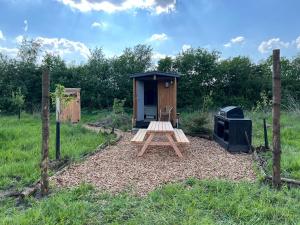 Houses & Hottub - Food Forest Valthe
