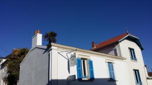 B&B / Chambres d'hotes Les Volets Bleus : photos des chambres