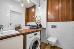 Warsaw Prestige Suites - 86m2, Two-Level Loft, Parking - by Rentujemy