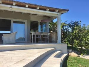 SAbba e Sa Pedra, luxury Villa Tugurio sea view just 10 mt from the beach