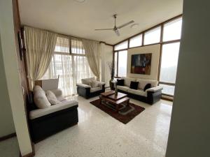 Apartment Comfortable in Urdesa