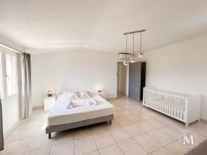 Maisons de vacances Maison au Castellet avec piscine : photos des chambres