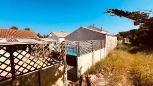 Maison Hirondelles, piscine mer et forêt