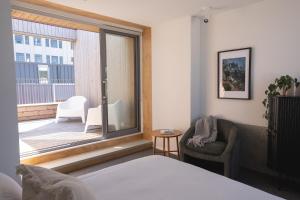 Urban Oasis - Spacious 3BR Townhouse w Terrace