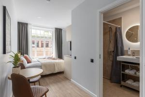 Studio with Great Old Town Location