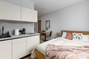 Studio with Great Old Town Location