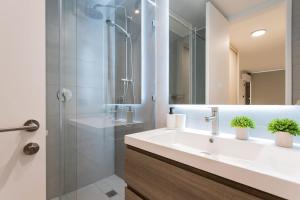 Las Condes Luxe Park and Mall Getaway