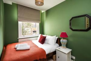 Elegant and Peaceful 2BD apt - Barons CourtLondon