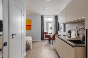 Perfectly Located Old Town Studio