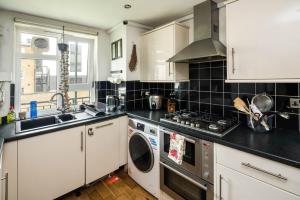 2BD Stylish Home wt Grand Piano Central London