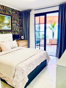 Apartment with terrace and pool, Los Cristianos