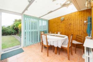 Amazing Beachside 2BD Family Home with Garden