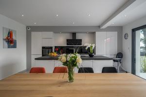 Villas Villa avec piscine, vue mer, 200 m de la plage : photos des chambres