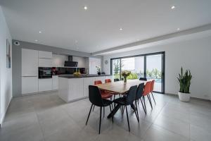 Villas Villa avec piscine, vue mer, 200 m de la plage : photos des chambres