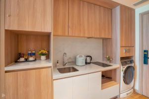 Seaside Elegance- À la carte Hotel Hạ Long