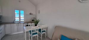 Alby House Pool View