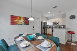 Amazing 4 bdr house near Disney 16101