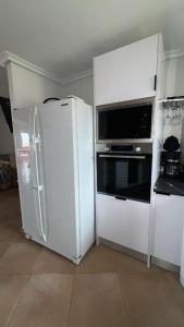 Brand New Sunny Golfing Holiday Home