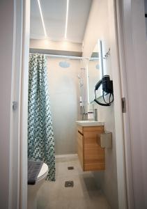 Athinaidos Suite by Zeussuites